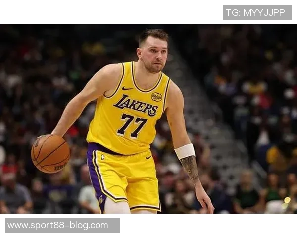 东詹联手再创佳绩本赛季第二次同场30分合砍四次其中两次对阵鹈鹕