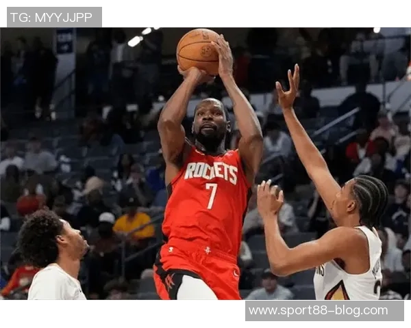 阿门赞杜兰特职业态度出色训练如赛场展现顶级球星风范