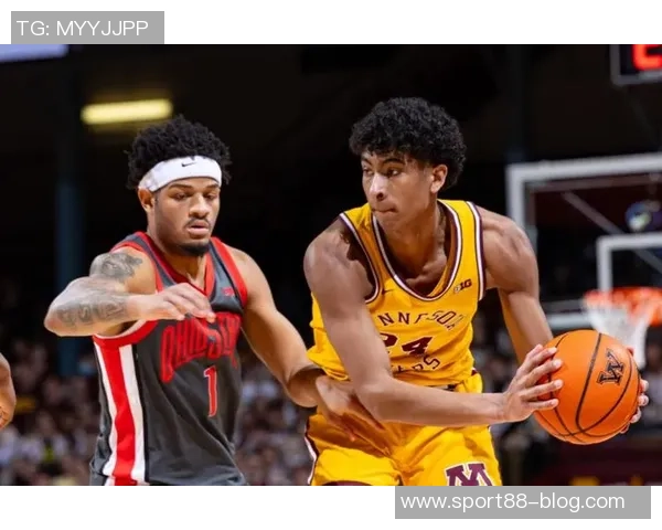 卡梅隆托马斯半场表现抢眼10投6中贡献18分3篮板6助攻1抢断 卡梅隆托马斯半场表现抢眼10投6中贡献18分3篮板6助攻1抢断